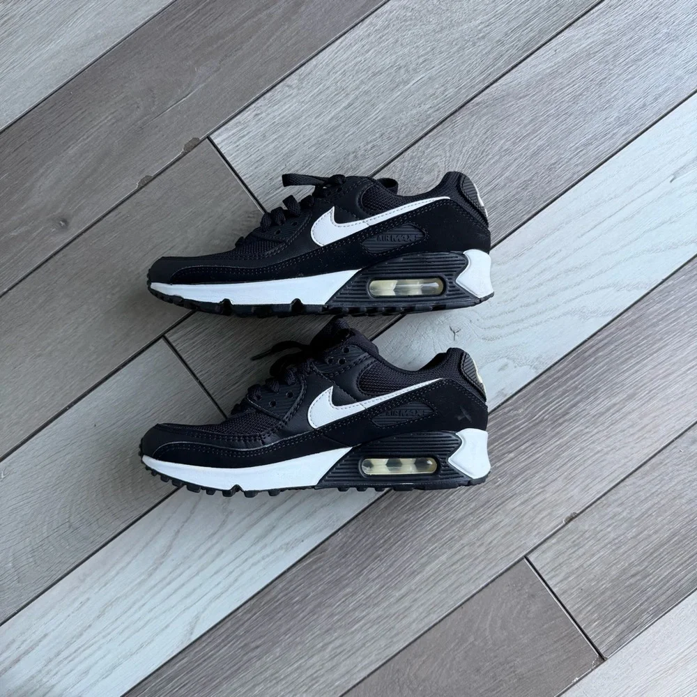 Nike Air Max 90 Women's Shoes - Picture 4 of 8